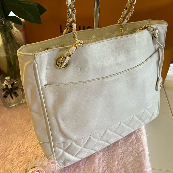 Vintage Chanel tote - Picture 11 of 14